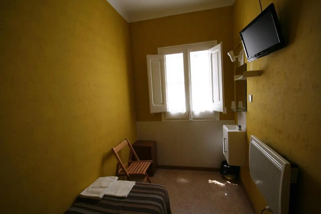 Hostal Juventus Portbou Gasthof