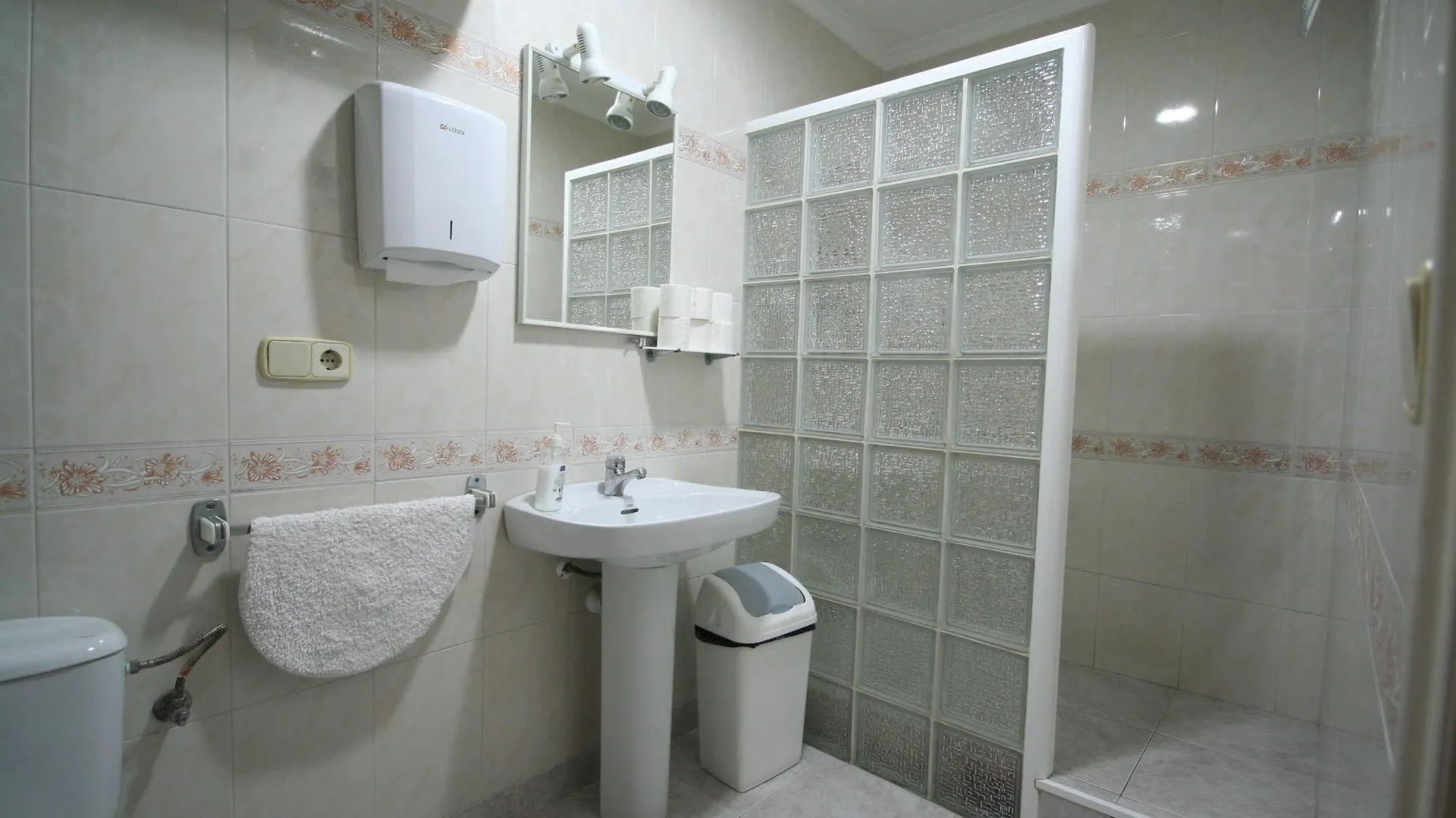 Hostal Juventus Portbou Gasthof