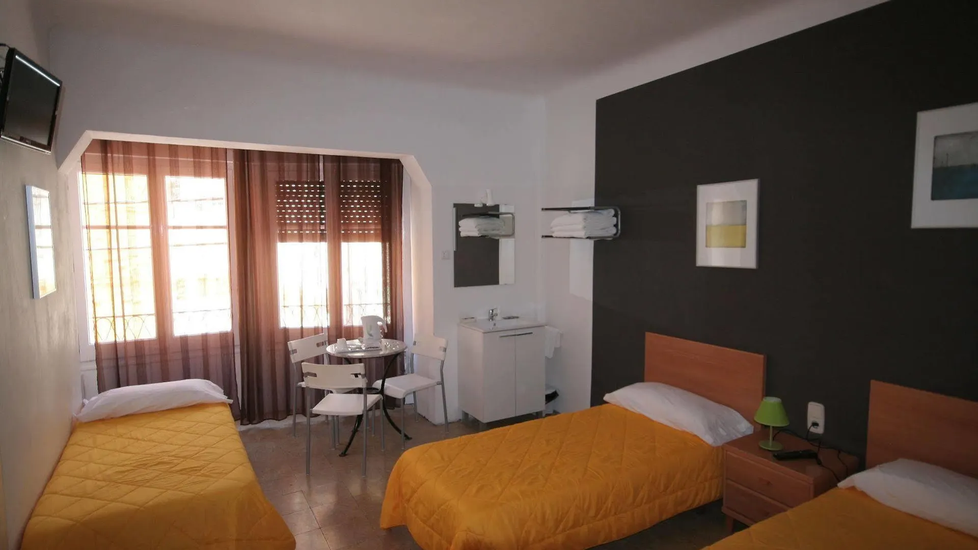 Hostal Juventus 포르트보우 게스트하우스